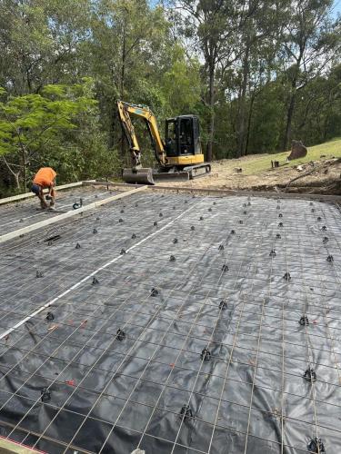 preparation for concreting work (installing steel mesh)